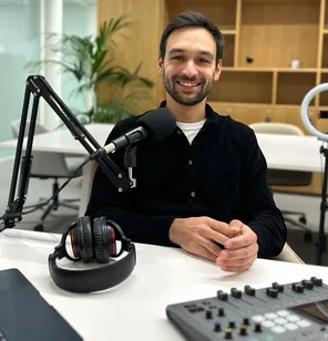 Xavier Seux, cofondateur d'Echoes Studio, en enregistrement