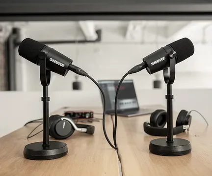 Studio d'enregistrement Echoes Studio : micros Shure et interface audio